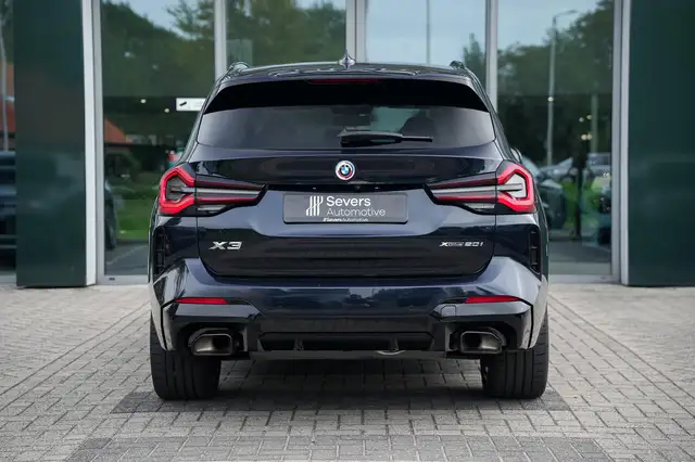BMW X3 view 9