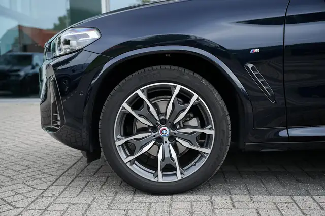 BMW X3 view 7