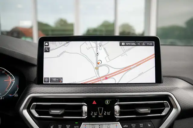 BMW X3 view 14