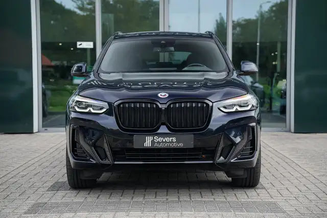 BMW X3 view 8