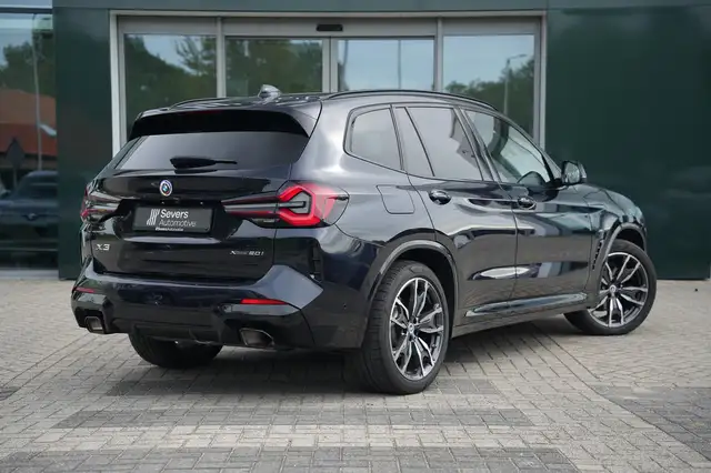 BMW X3 view 3