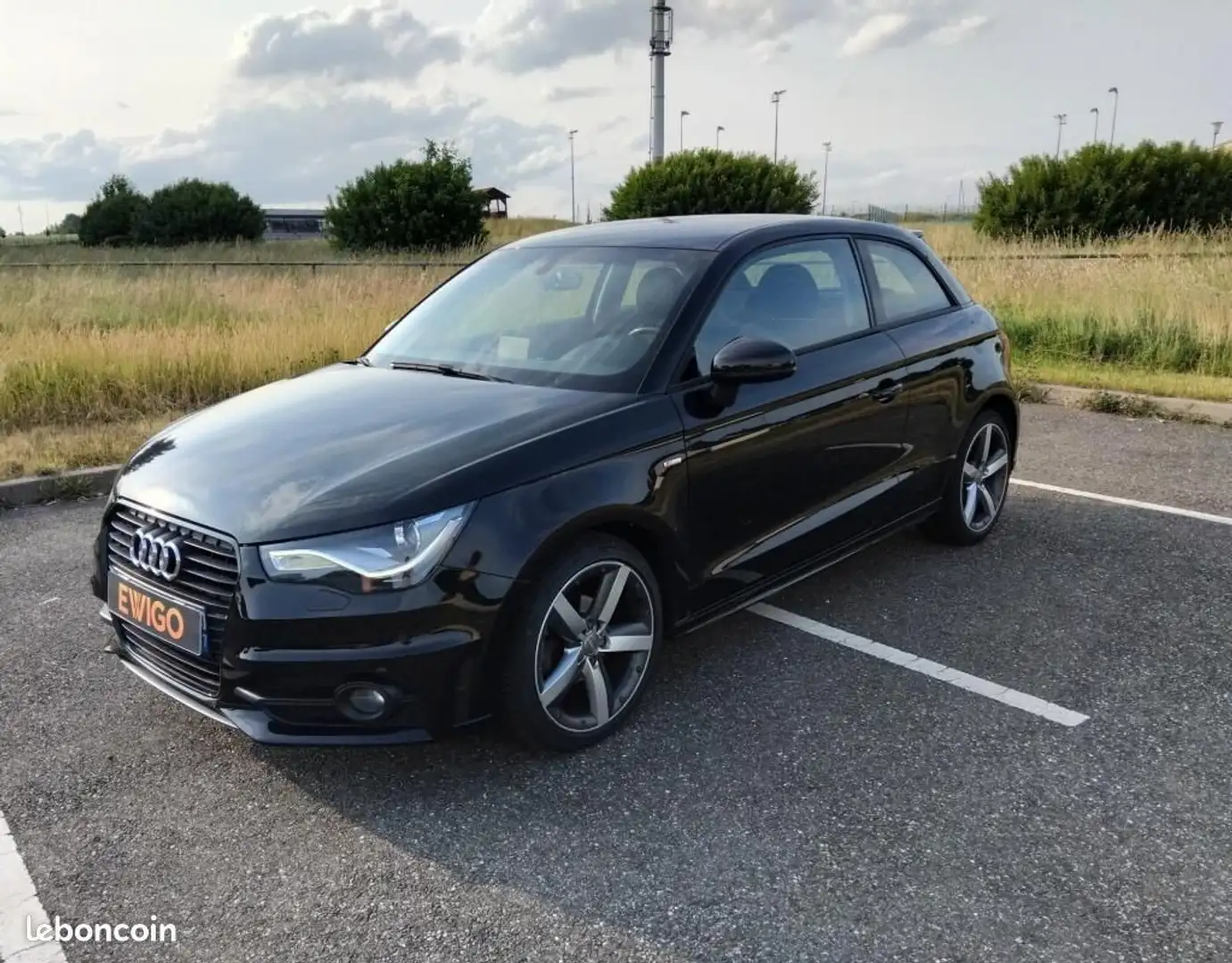Audi A1 1.2 TFSI 86ch S line Black - 1