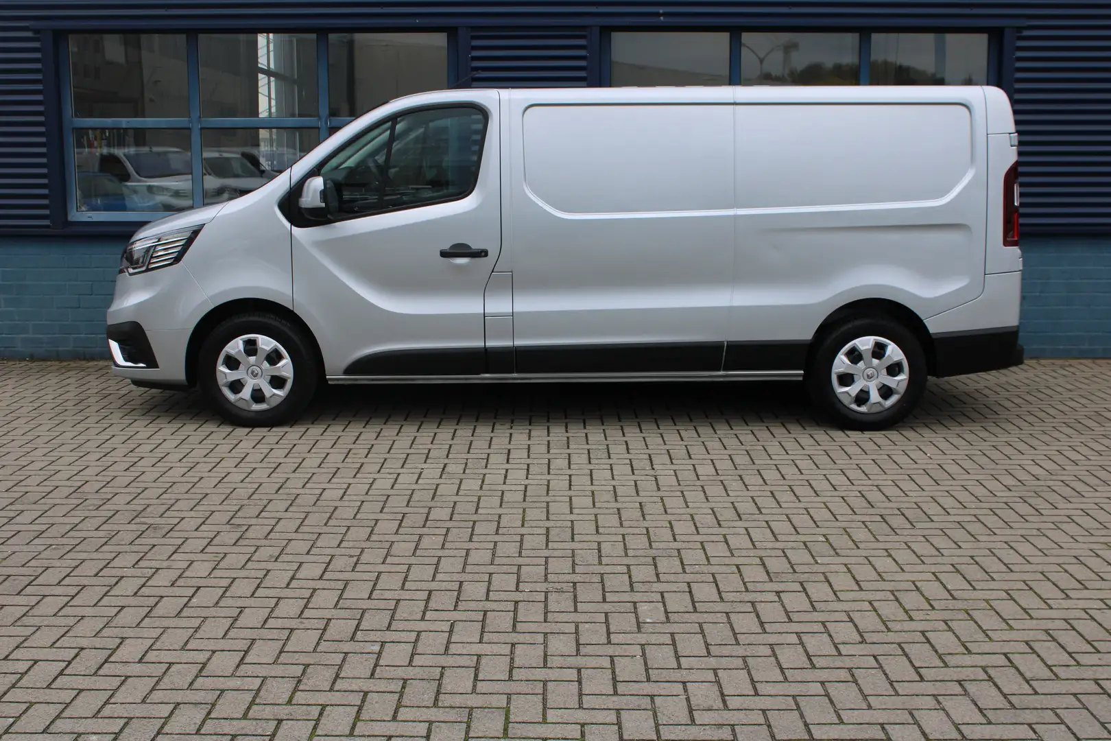 Renault Trafic L2 2.0 dCi | NAVI | TREKHAAK | LED VERLICHTING | 5 Gris - 2