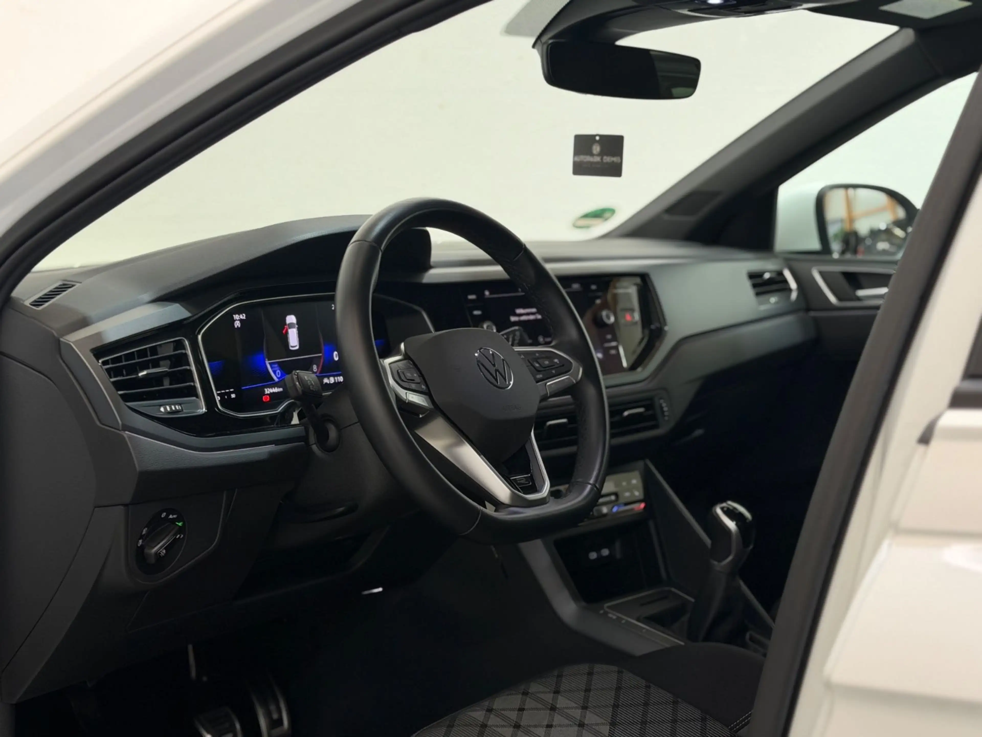 Volkswagen Taigo R-Line/CARPLAY/SHZ/CLIMATIC2/17ZOLL/ALLWET — photo 10