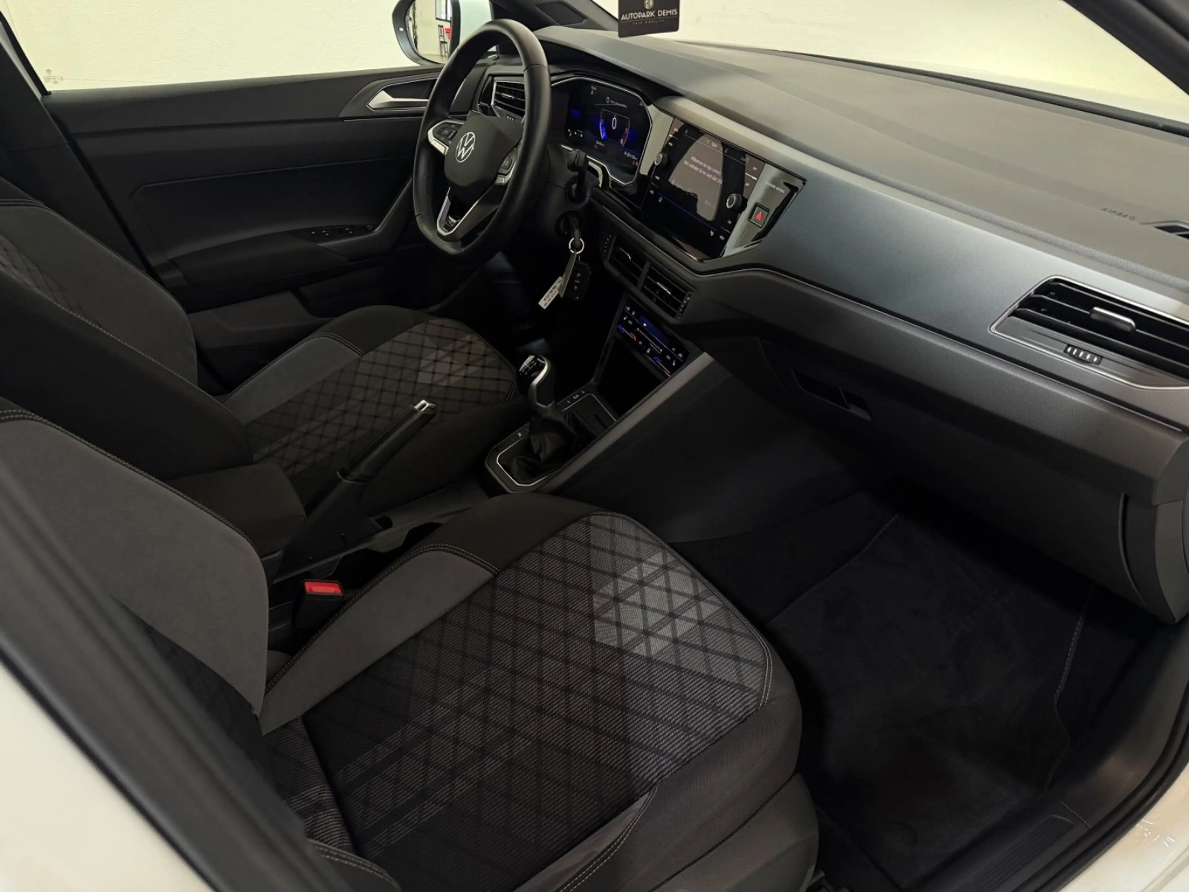 Volkswagen Taigo R-Line/CARPLAY/SHZ/CLIMATIC2/17ZOLL/ALLWET — photo 13