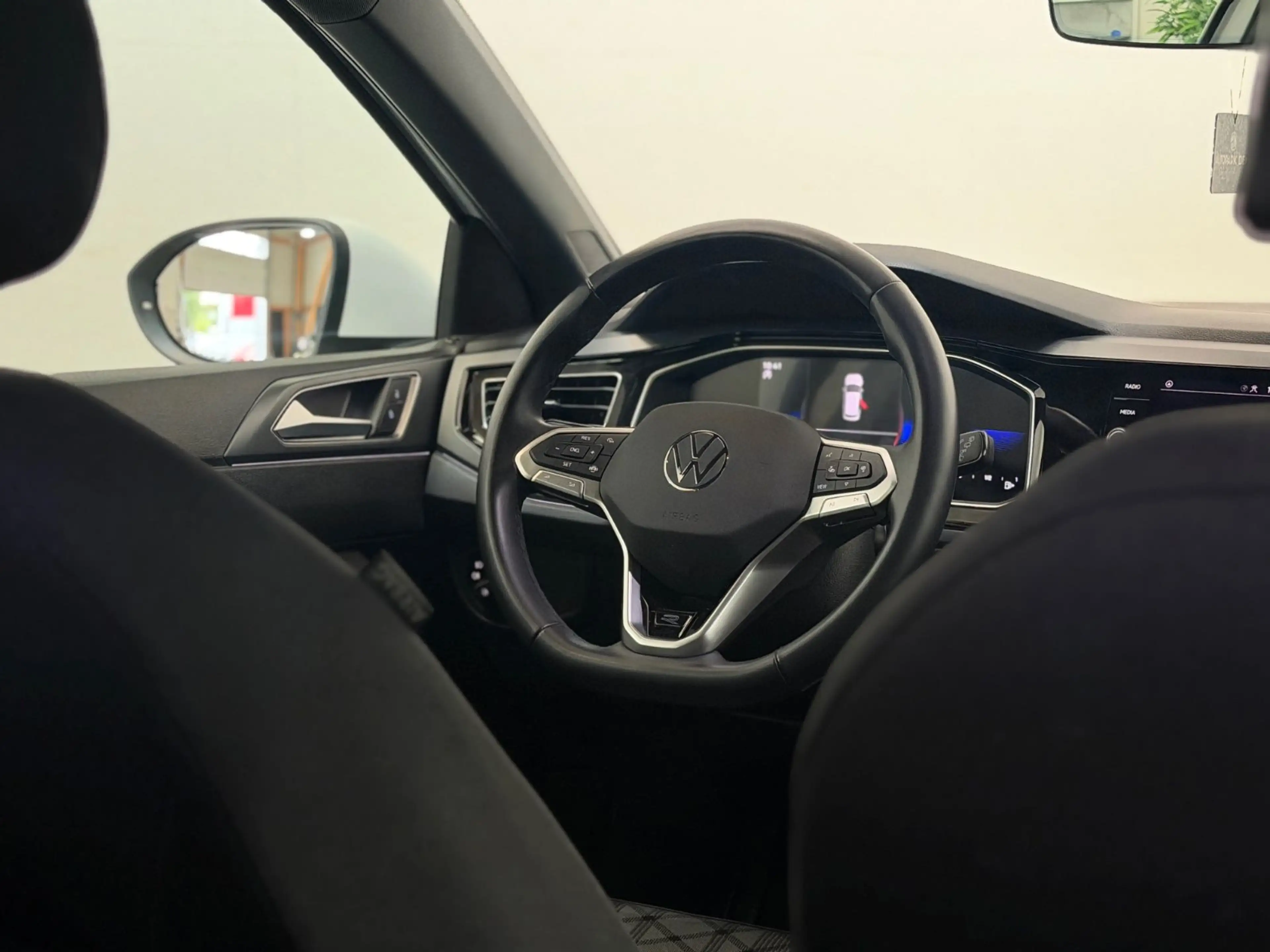 Volkswagen Taigo R-Line/CARPLAY/SHZ/CLIMATIC2/17ZOLL/ALLWET — photo 12
