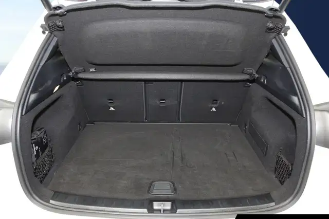 Mercedes-Benz Gla view 15