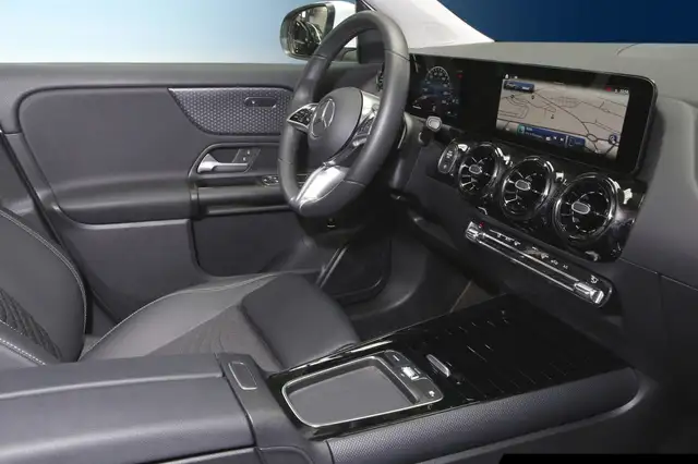 Mercedes-Benz Gla view 8