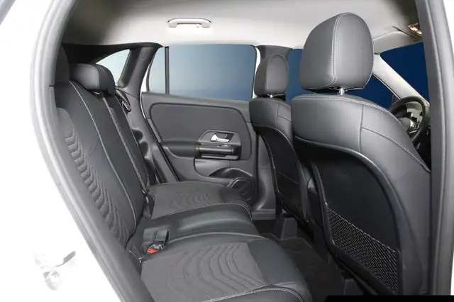 Mercedes-Benz Gla view 9