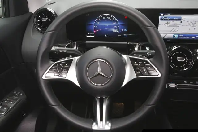 Mercedes-Benz Gla view 13