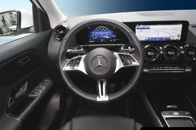 Mercedes-Benz Gla view 12