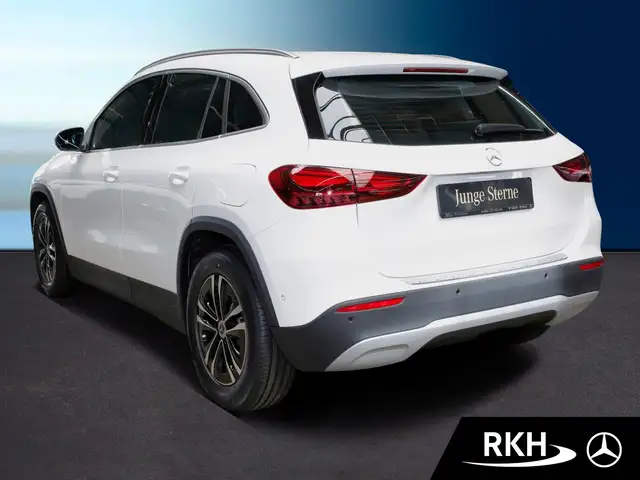 Mercedes-Benz Gla view 4
