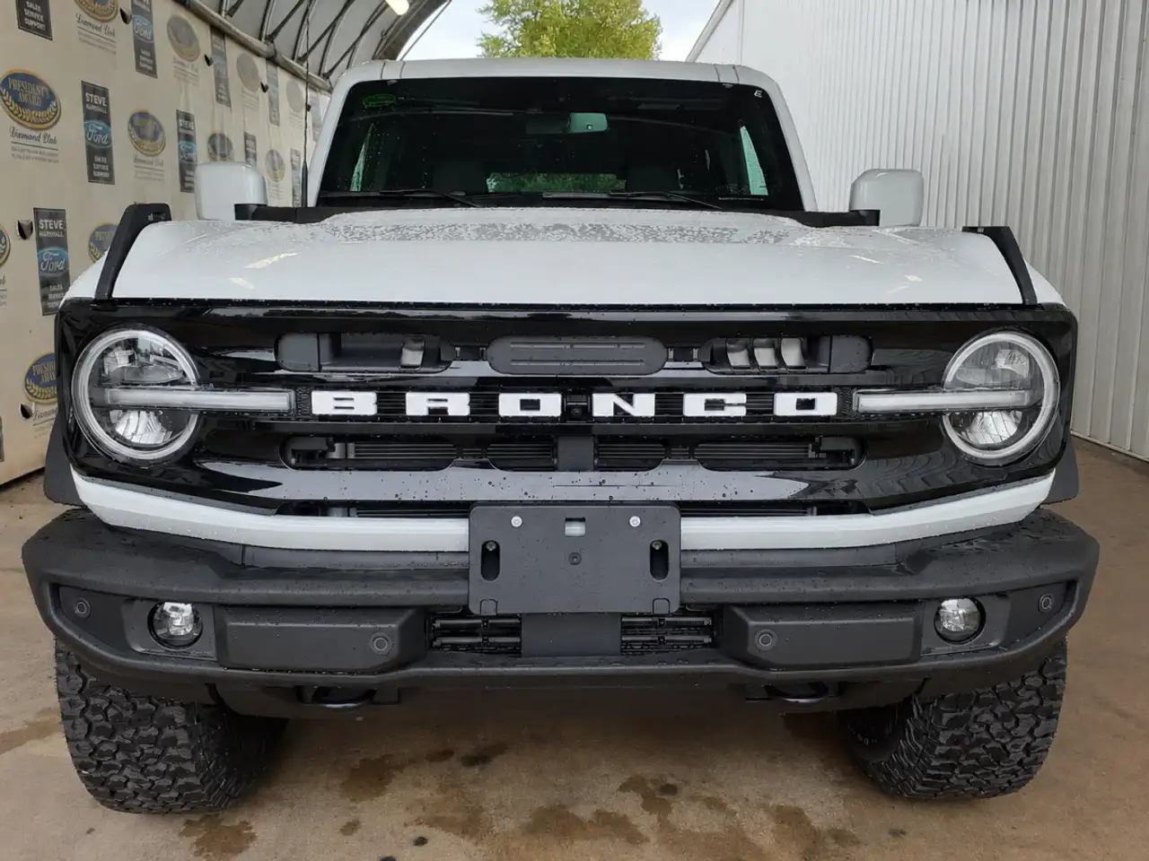 Ford Bronco photo Ford Bronco