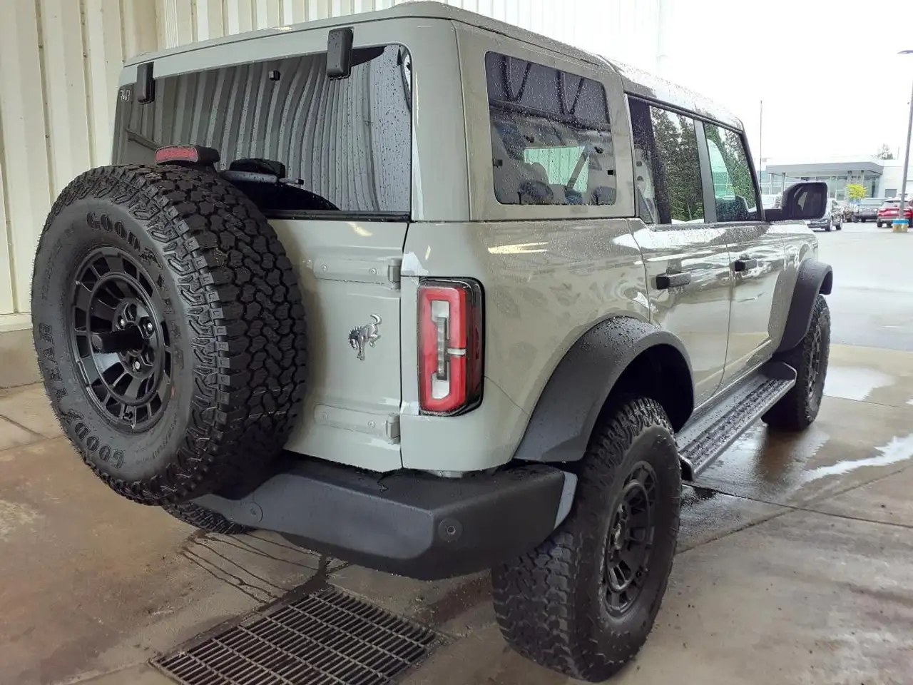 Ford Bronco photo Ford Bronco