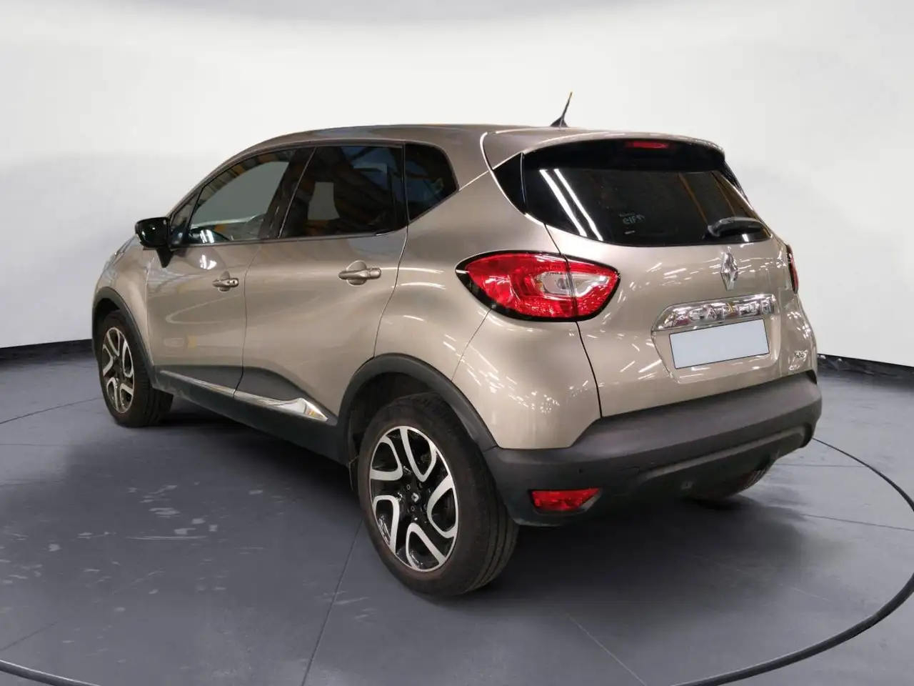 Renault Captur — photo 2