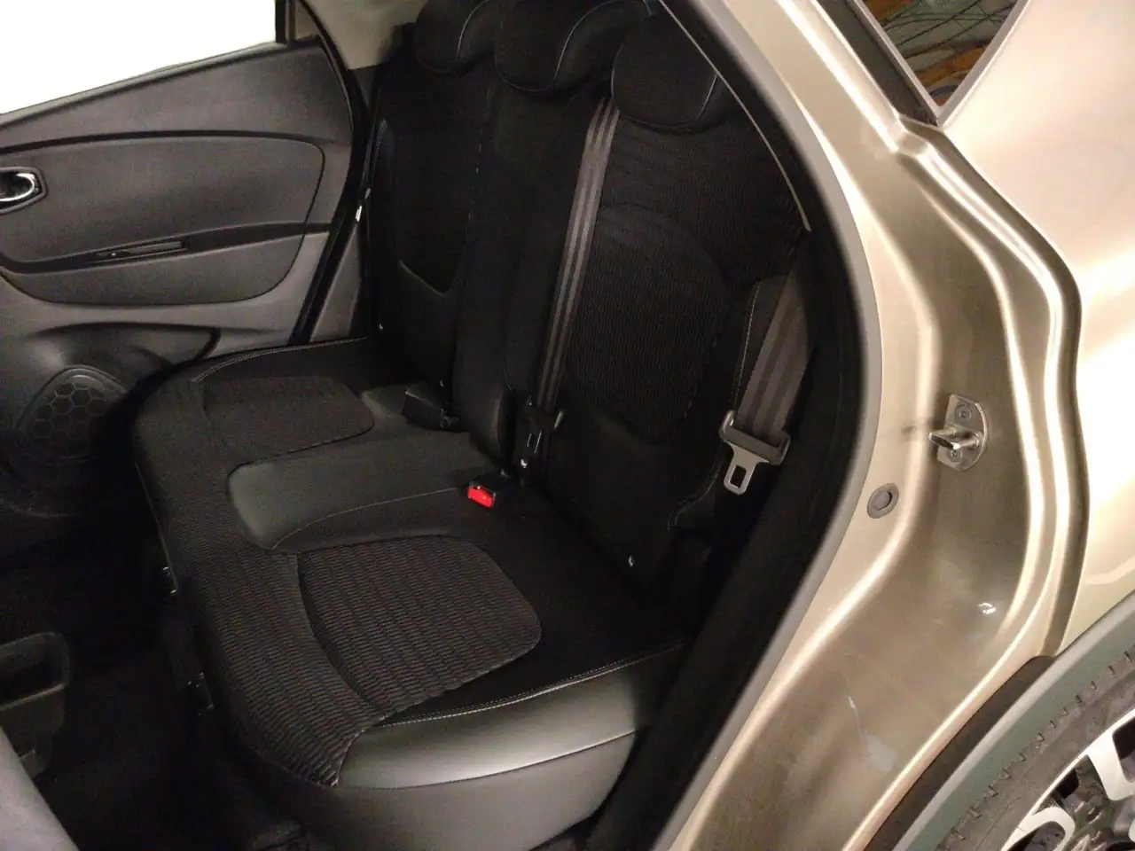 Renault Captur — photo 6