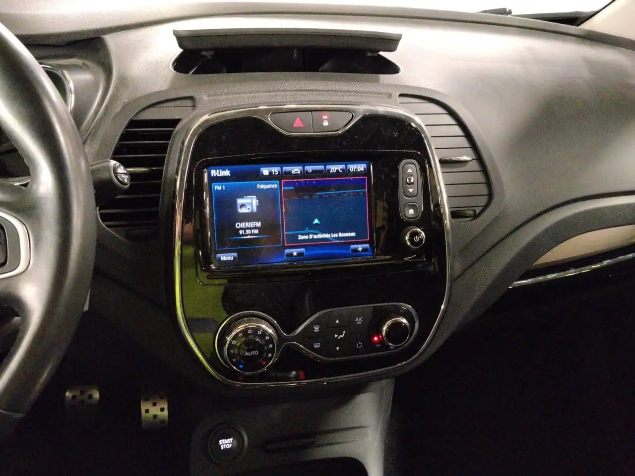 Renault Captur — photo 11