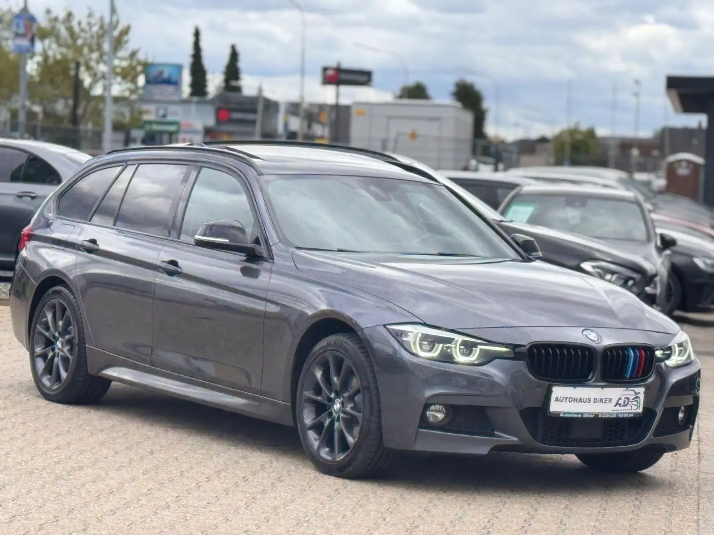 BMW 320 d xDrive M Sport Shadow Grau - 2