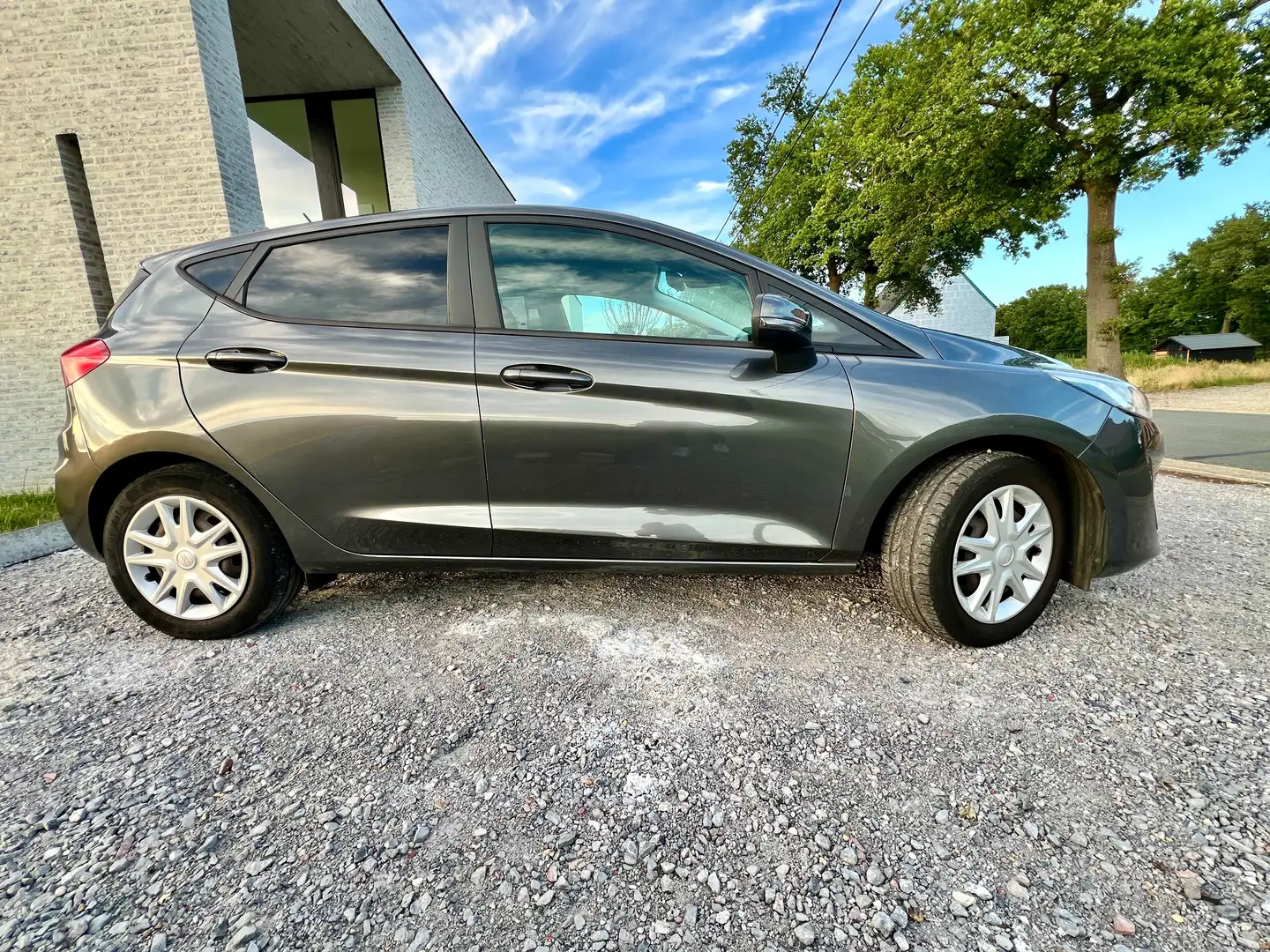 Ford Fiesta Business Class 1.1i + Trekhaak (Afneembaar) Gris - 2