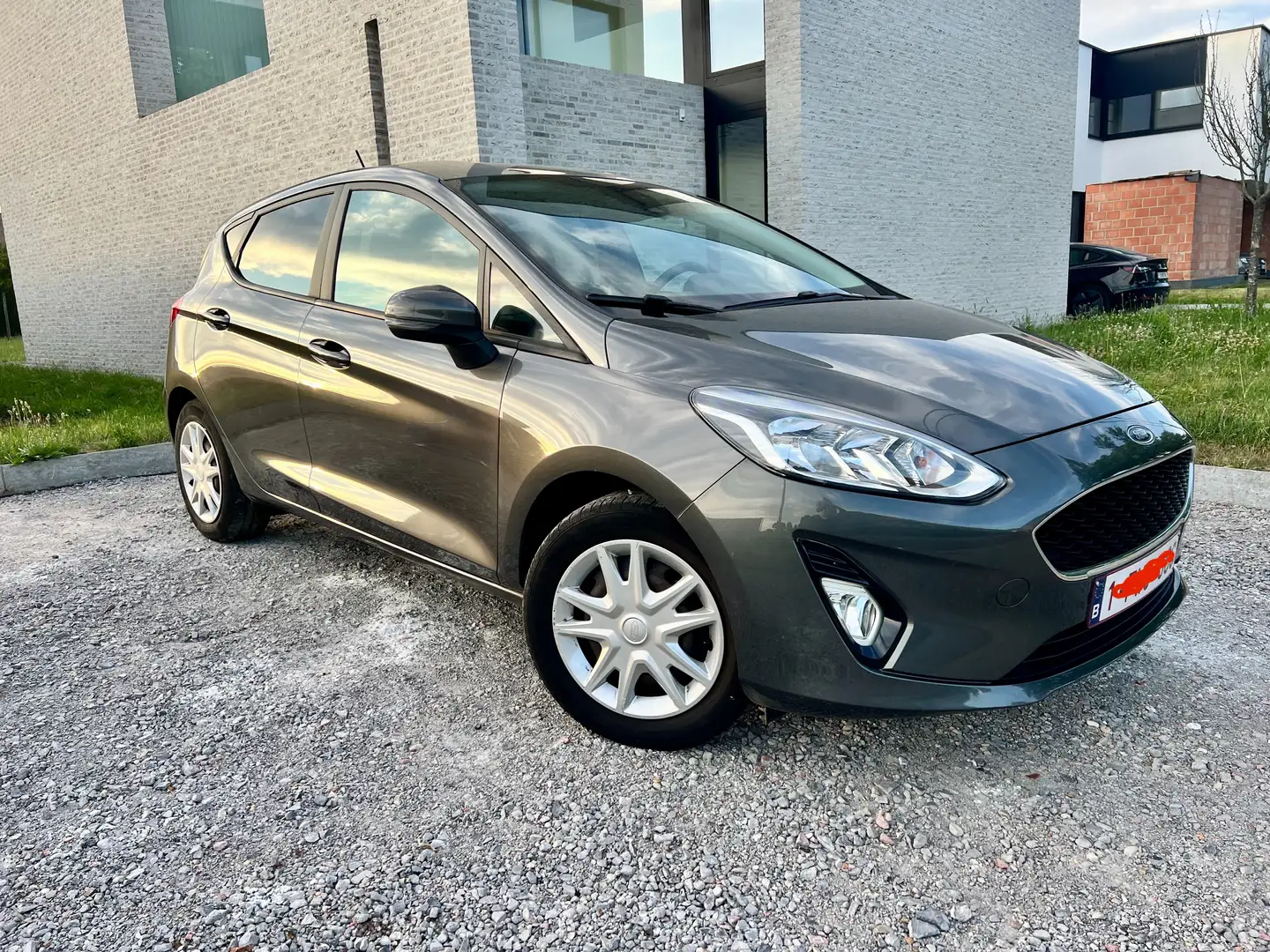 Ford Fiesta Business Class 1.1i + Trekhaak (Afneembaar) Gris - 1