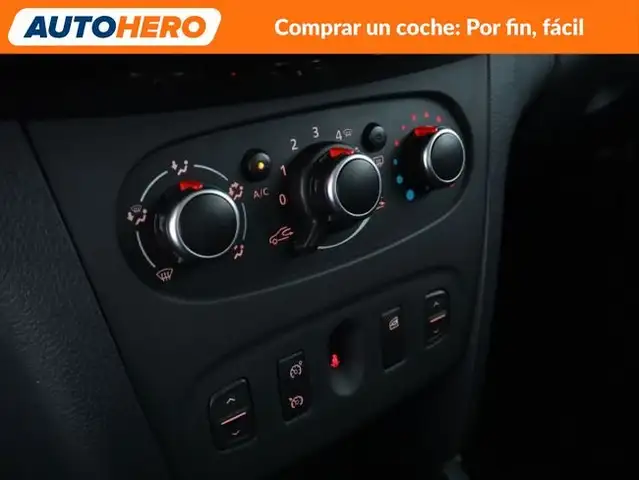 Dacia Sandero view 25