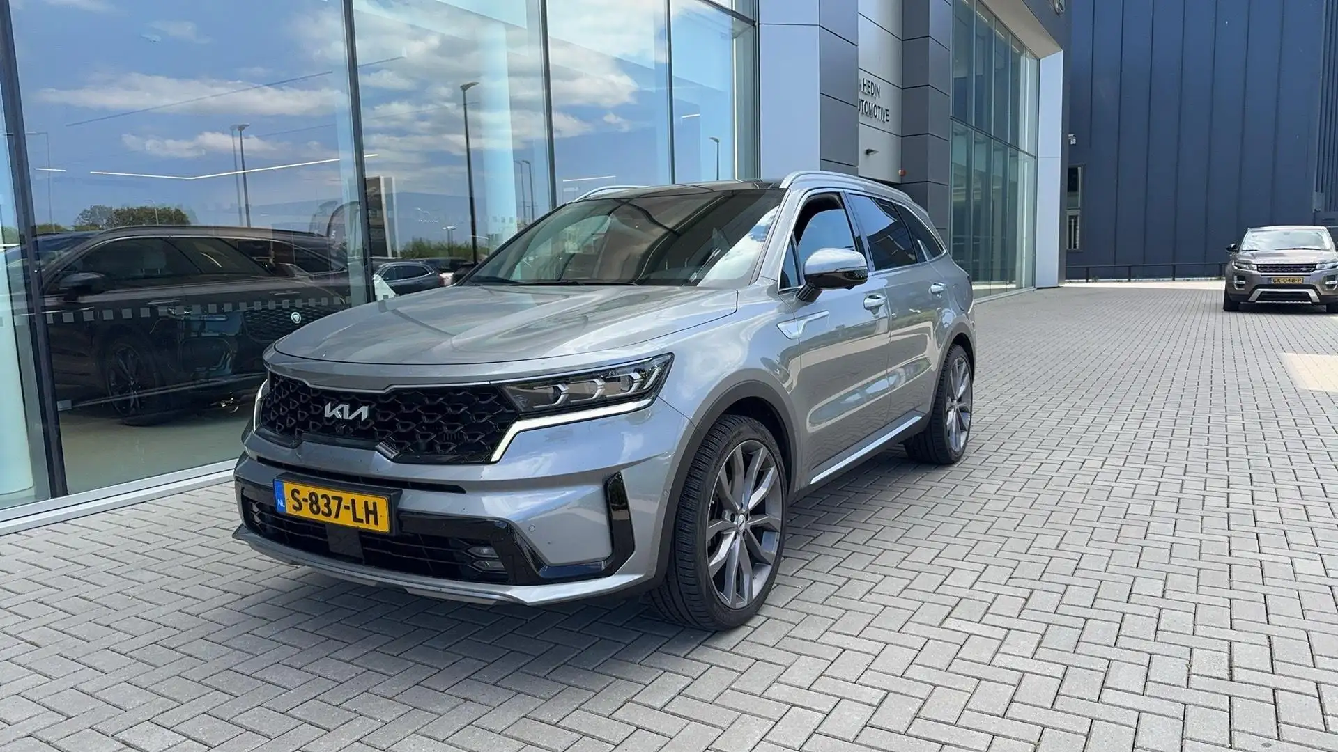 Kia Sorento 1.6 T-GDI Hybrid 2WD ExecutiveLine 5p. Grijs - 1