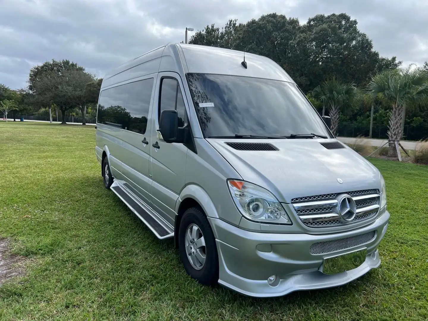 Mercedes-Benz Vito SPRINTER 319CDI DPF LANG+KLIMA+AUTOMATIK 8 Sitzer/ Silber - 2
