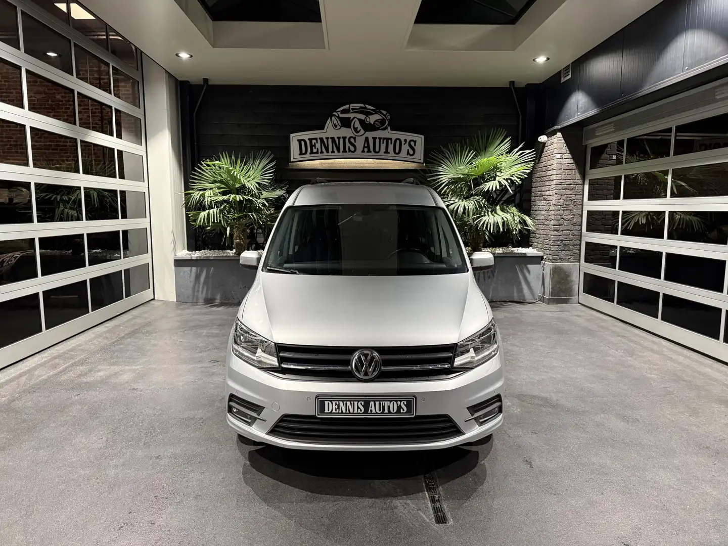 Volkswagen Caddy Maxi 1.4 TSI Trendline maxi 7 persoons automaat!!! Zilver - 2