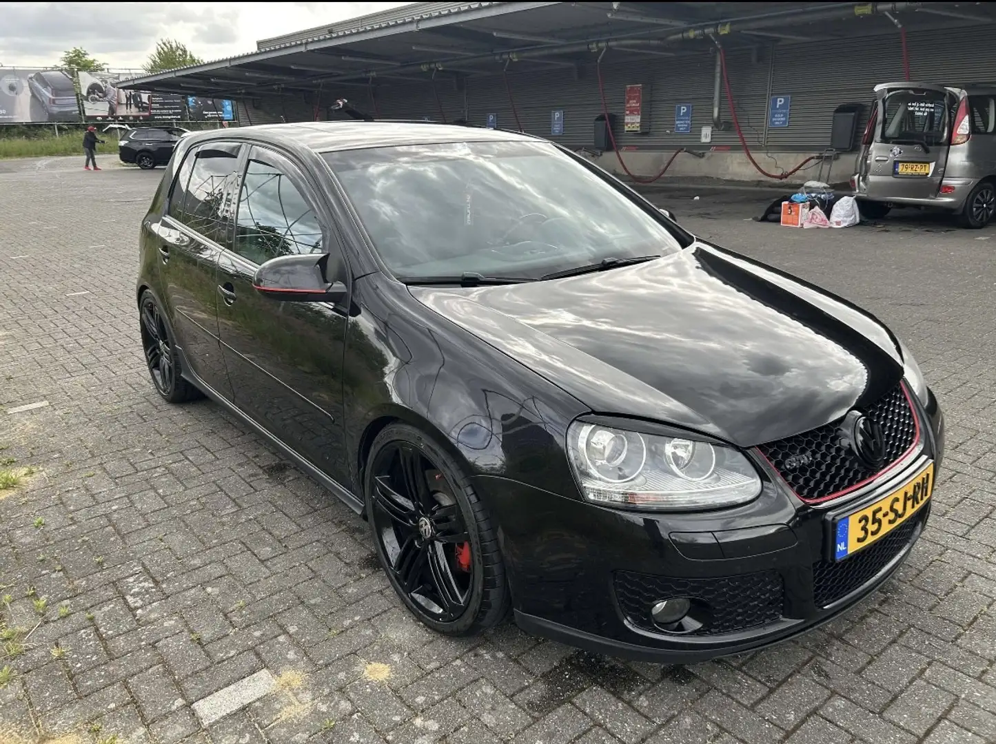 Volkswagen Golf 2.0 TFSI GTI R32 uitvoering Zwart - 2