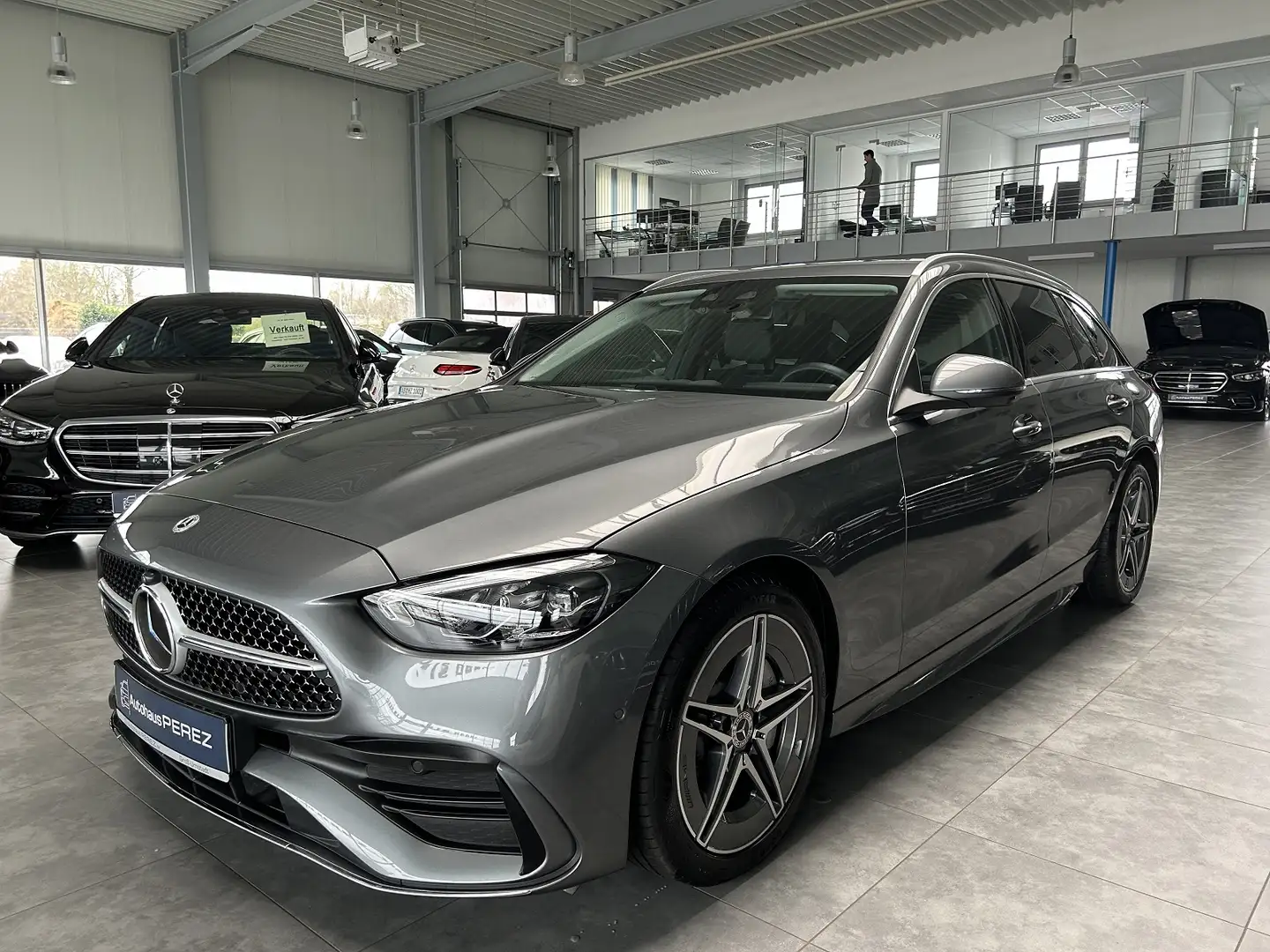 Mercedes-Benz C 300 T d AMG DISTRONIC-STANDHEIZUNG-360°-MEMORY Gri - 2