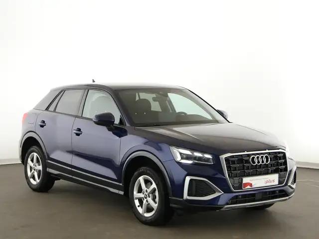 Audi Q2 view 9