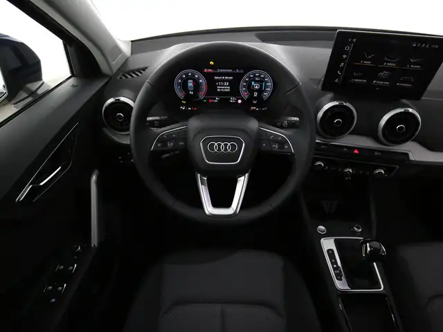Audi Q2 view 10