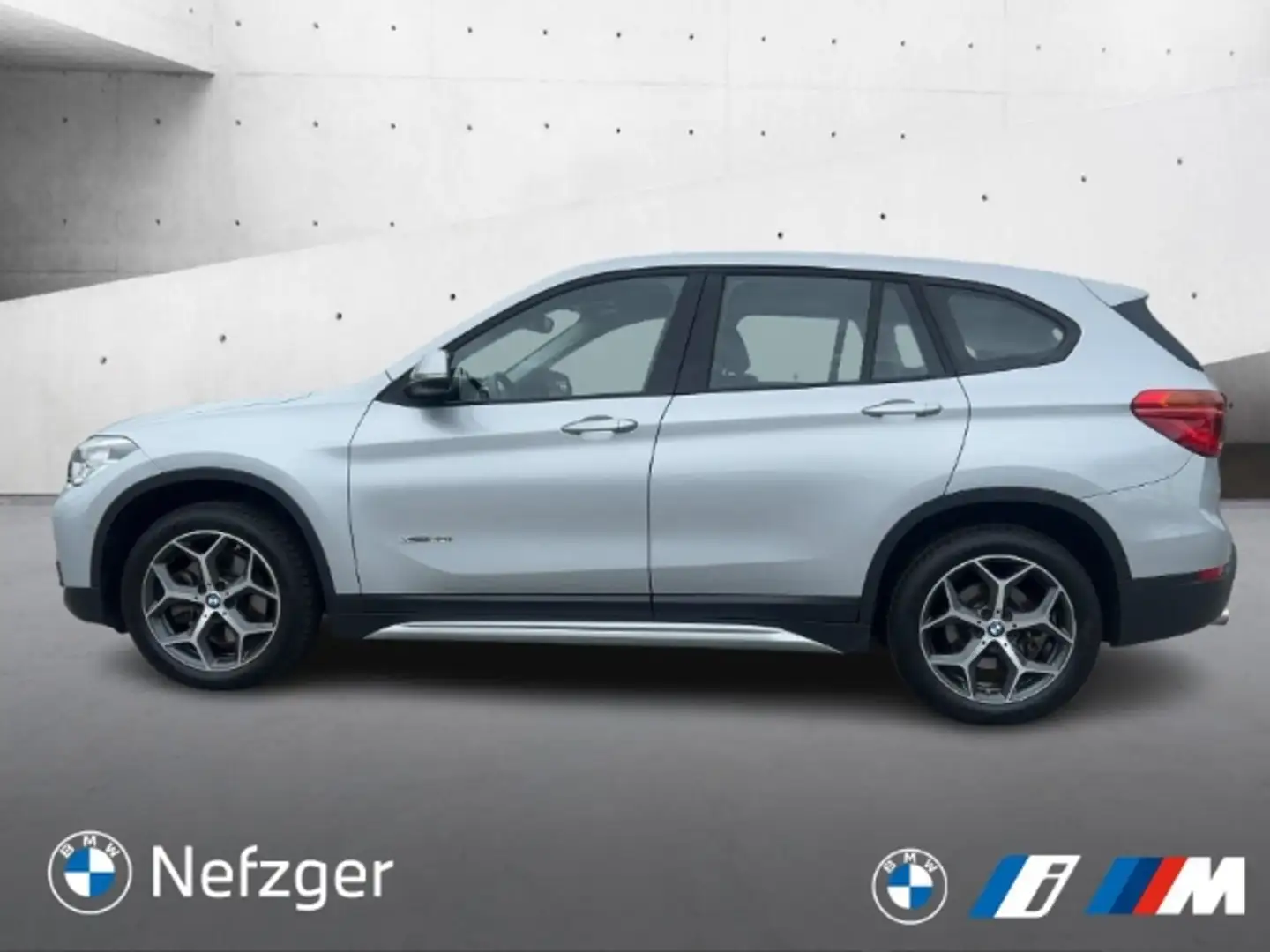 BMW X1 xDrive 20i xLine Navi Panorama erw.LED Lordose Silber - 2