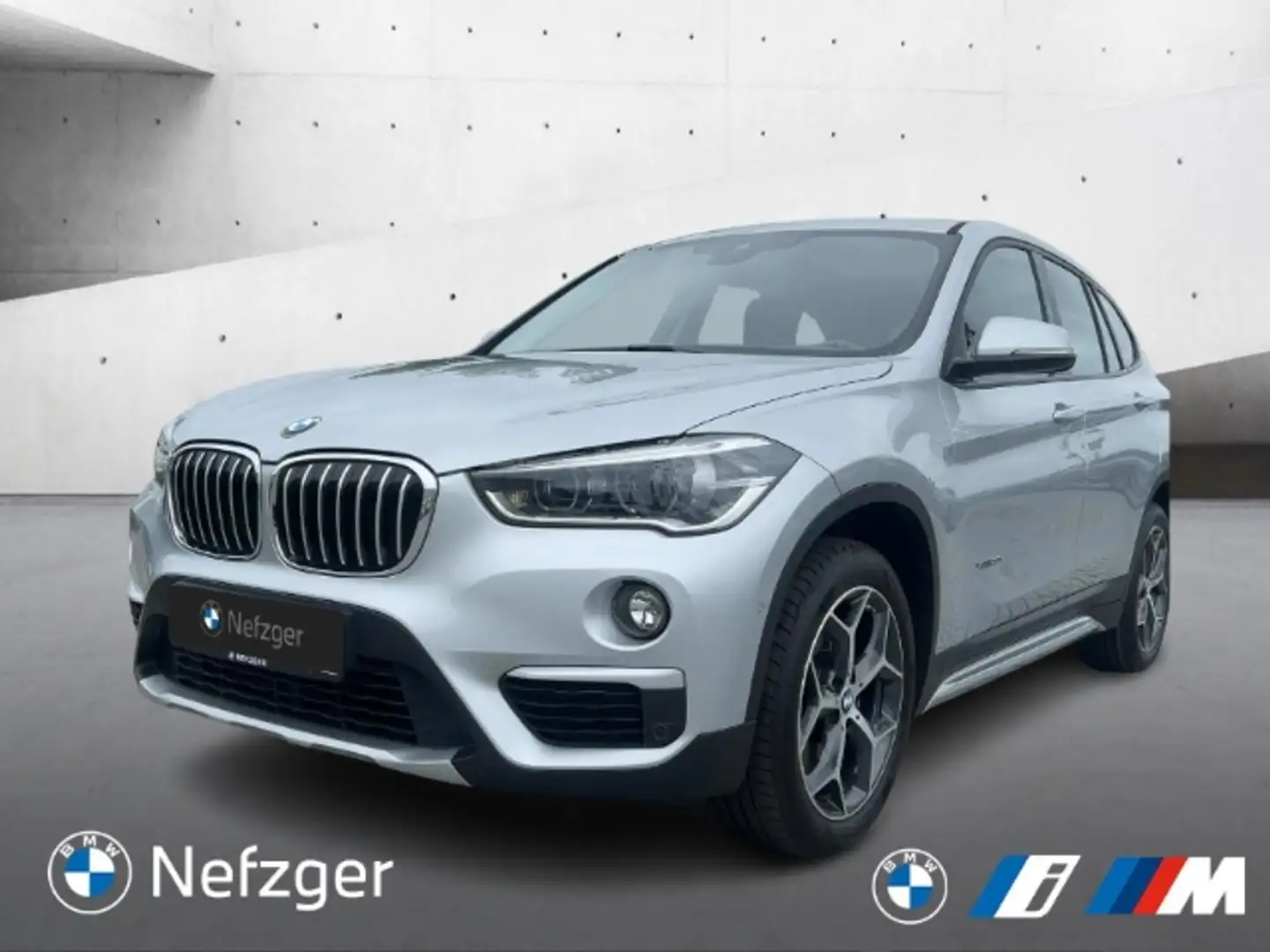 BMW X1 xDrive 20i xLine Navi Panorama erw.LED Lordose Silber - 1