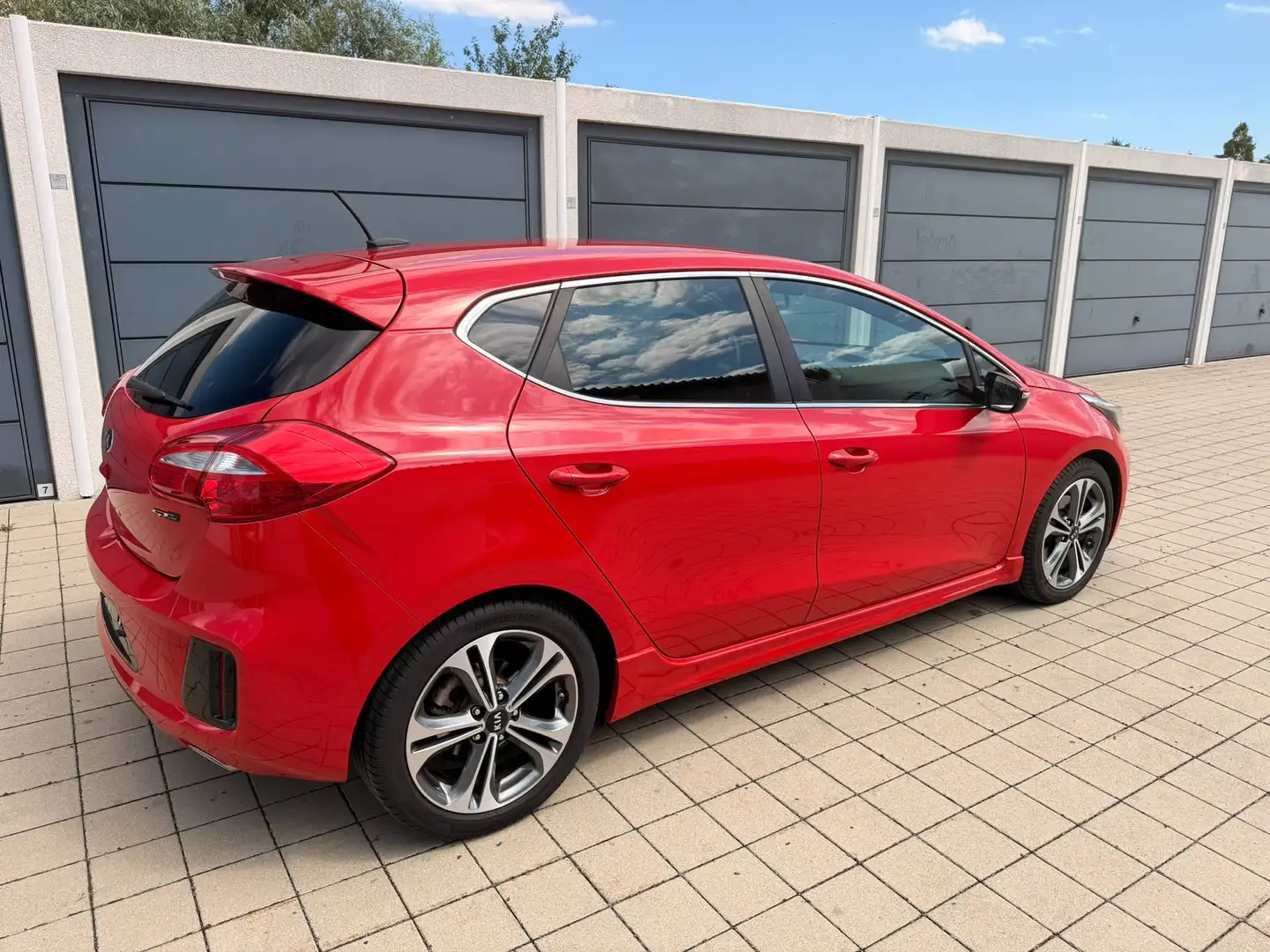 Kia Ceed / cee'd cee'd 1,6 CRDi ISG GT-Line GT-Line Rot - 2