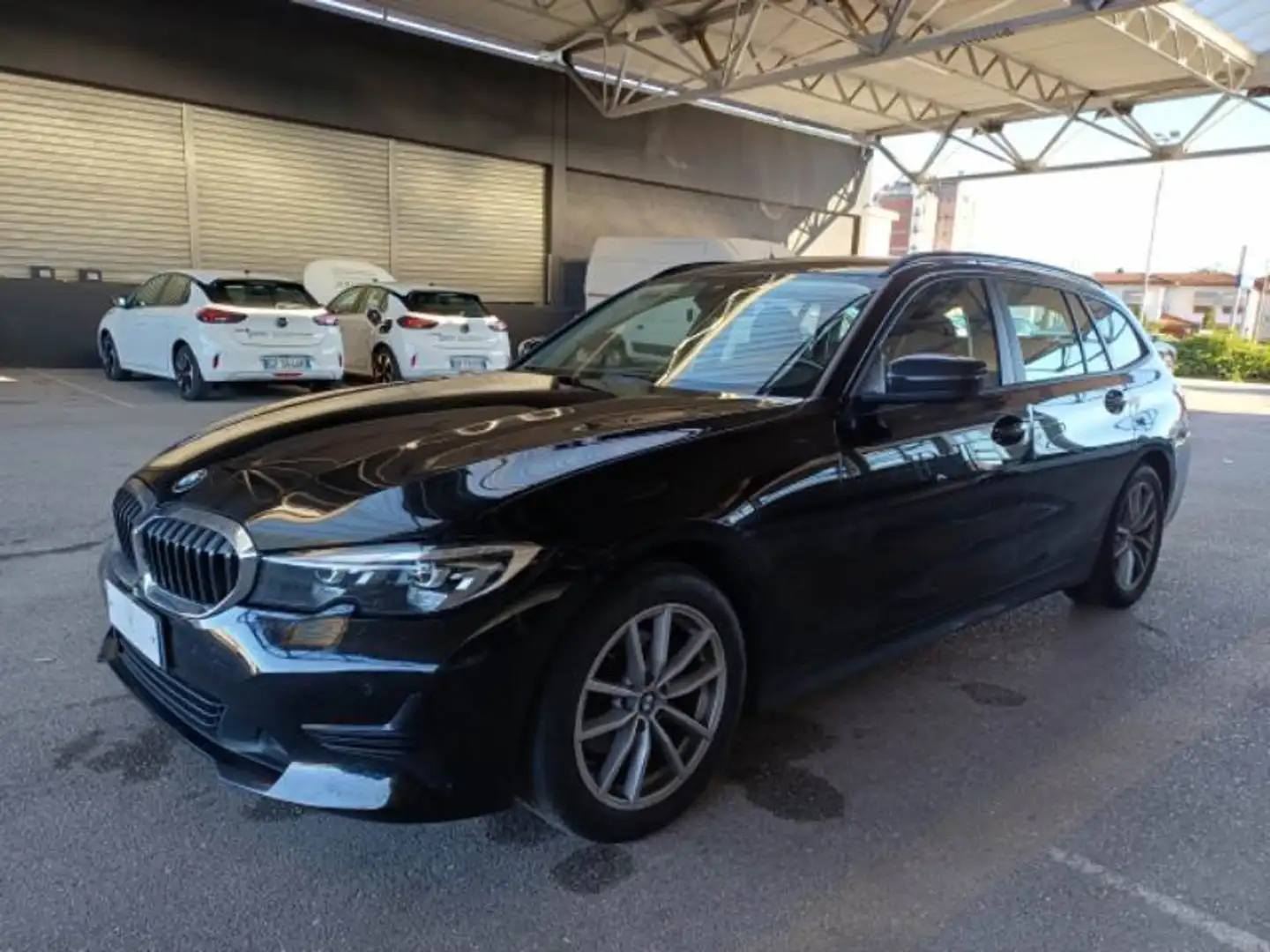 BMW 320 d Touring xdrive Business Advantage auto GA152XW Schwarz - 1