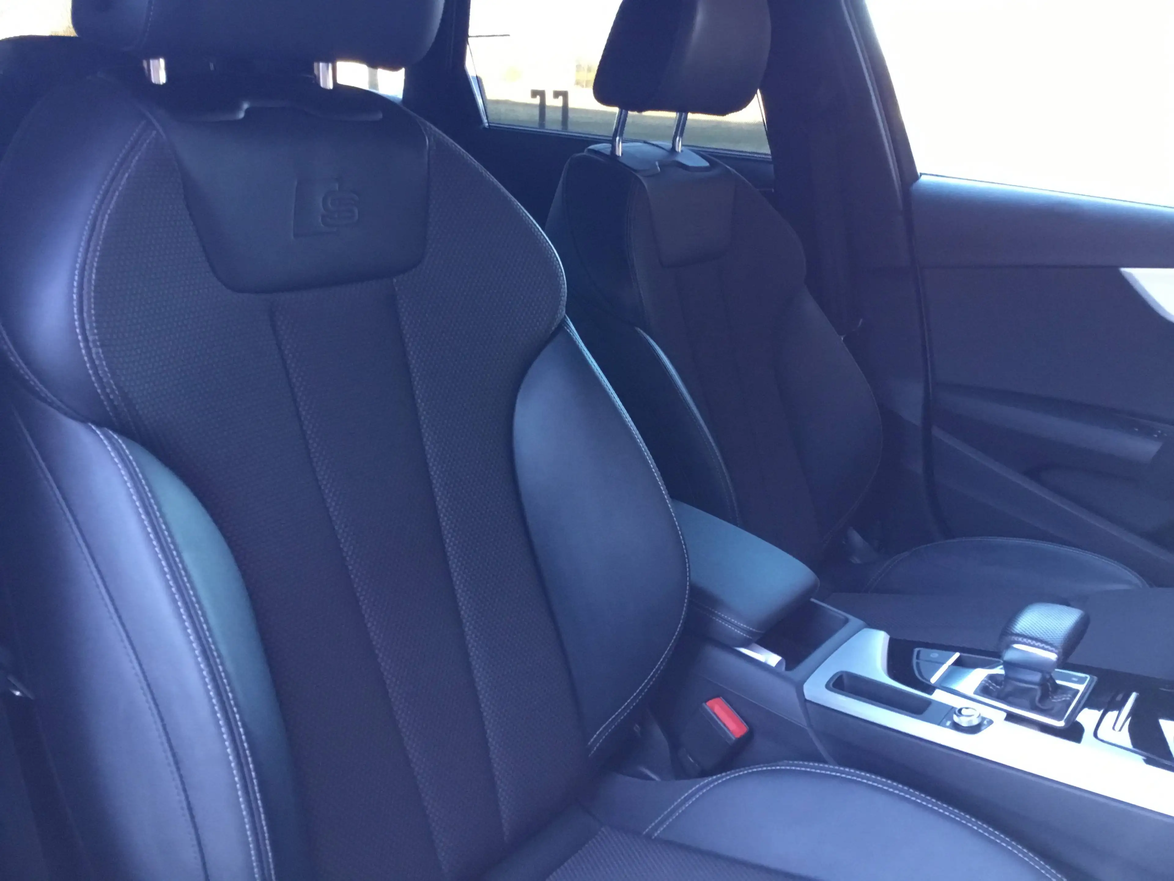 Audi A4 35 TFSI S line — photo 11