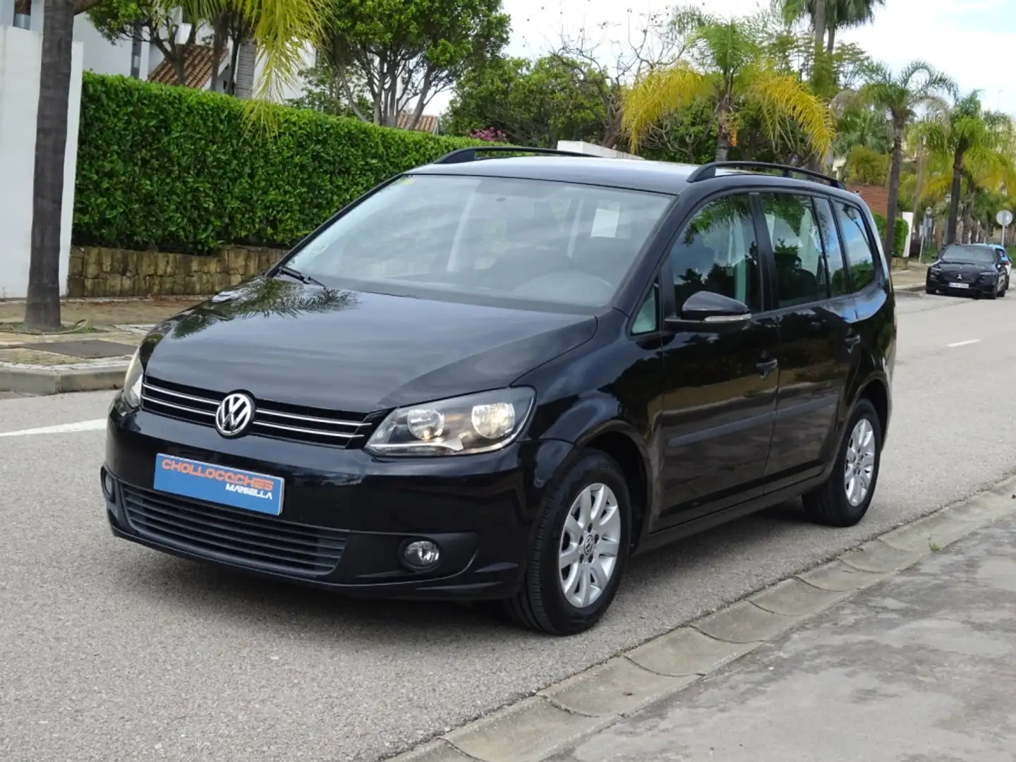 Volkswagen Touran 1.6TDI Business DSG 105 Negro - 1