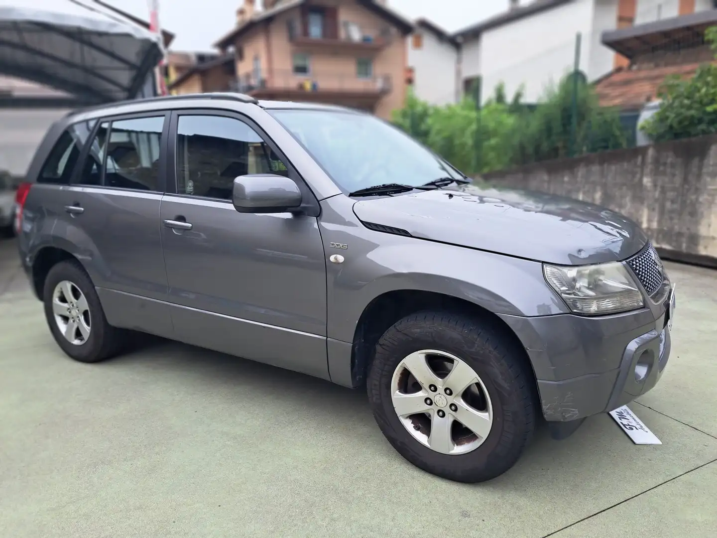 Suzuki Grand Vitara 5p 1.9 ddis Plus - GANCIO TRAINO Grigio - 1