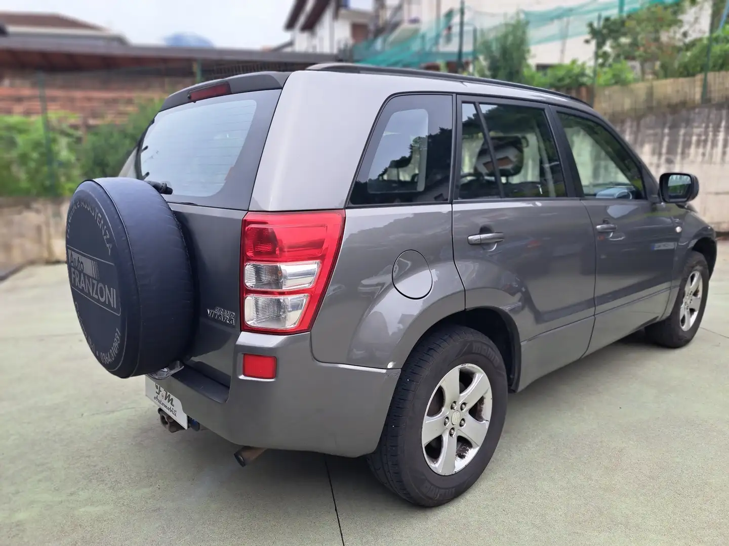 Suzuki Grand Vitara 5p 1.9 ddis Plus - GANCIO TRAINO Grigio - 2