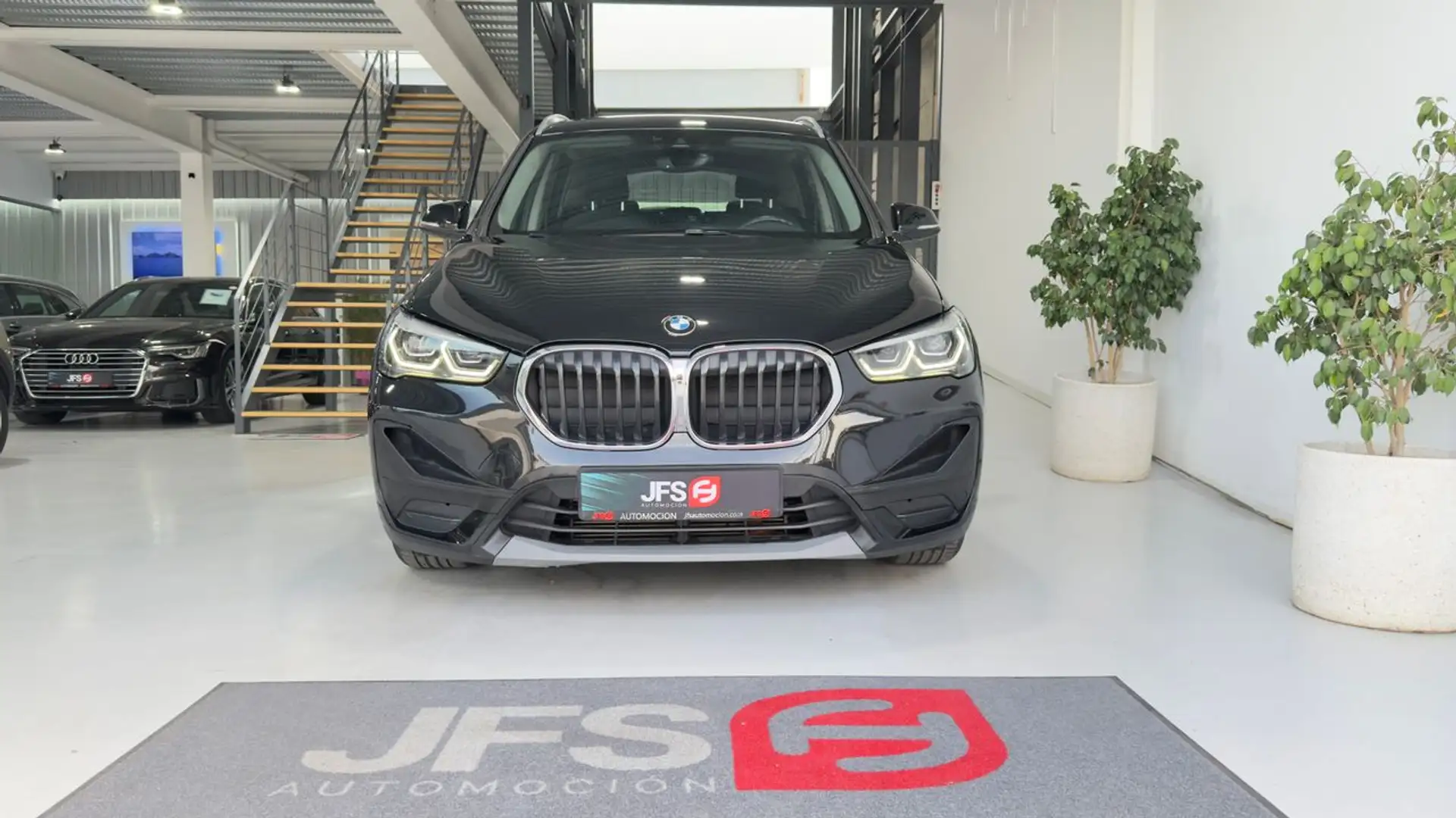 BMW X1 xDrive 18dA Noir - 2