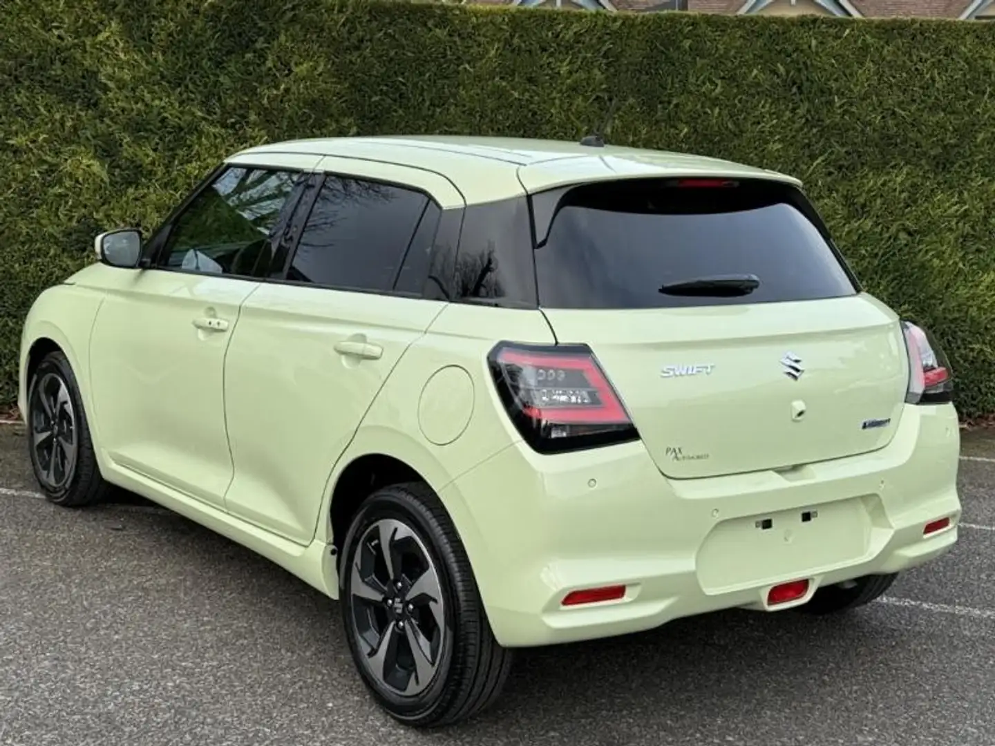 Suzuki Swift 1.2 Hybrid 83ch Pack Auto Jaune - 2