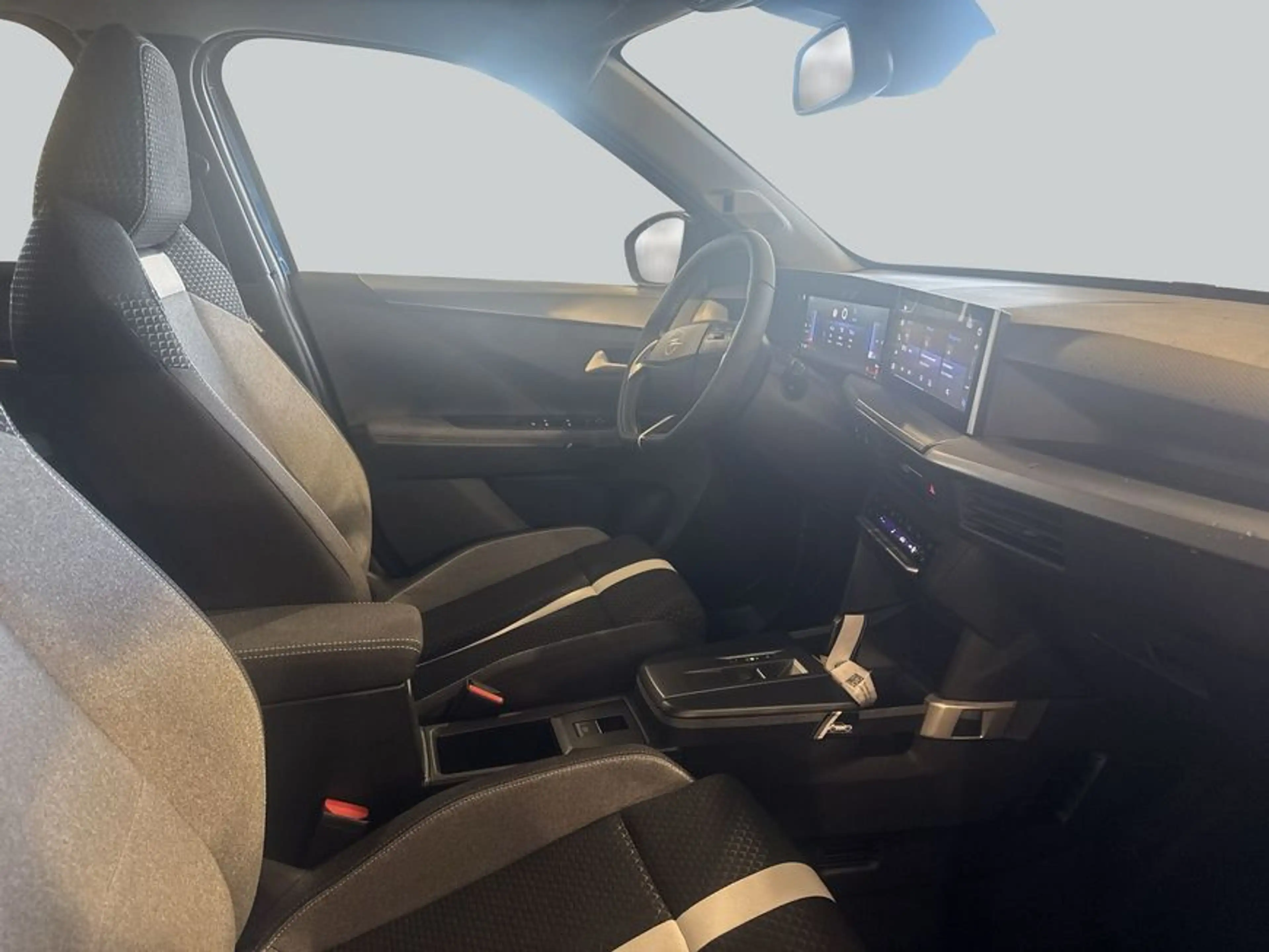 Opel Frontera 1.2 DI Hybrid 48V eDCT GS 100 kW, 5-türig — photo 15