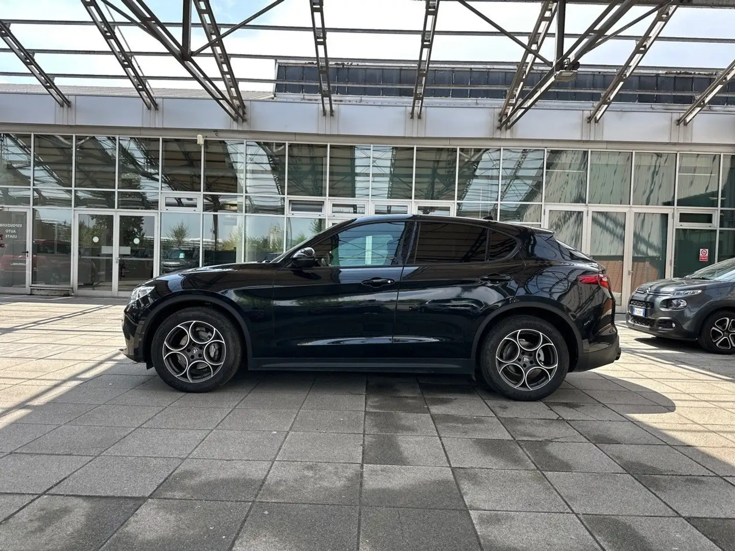 Alfa Romeo Stelvio 2.2 TD 190 CV Sprint AT8 Q4 Чорний - 2