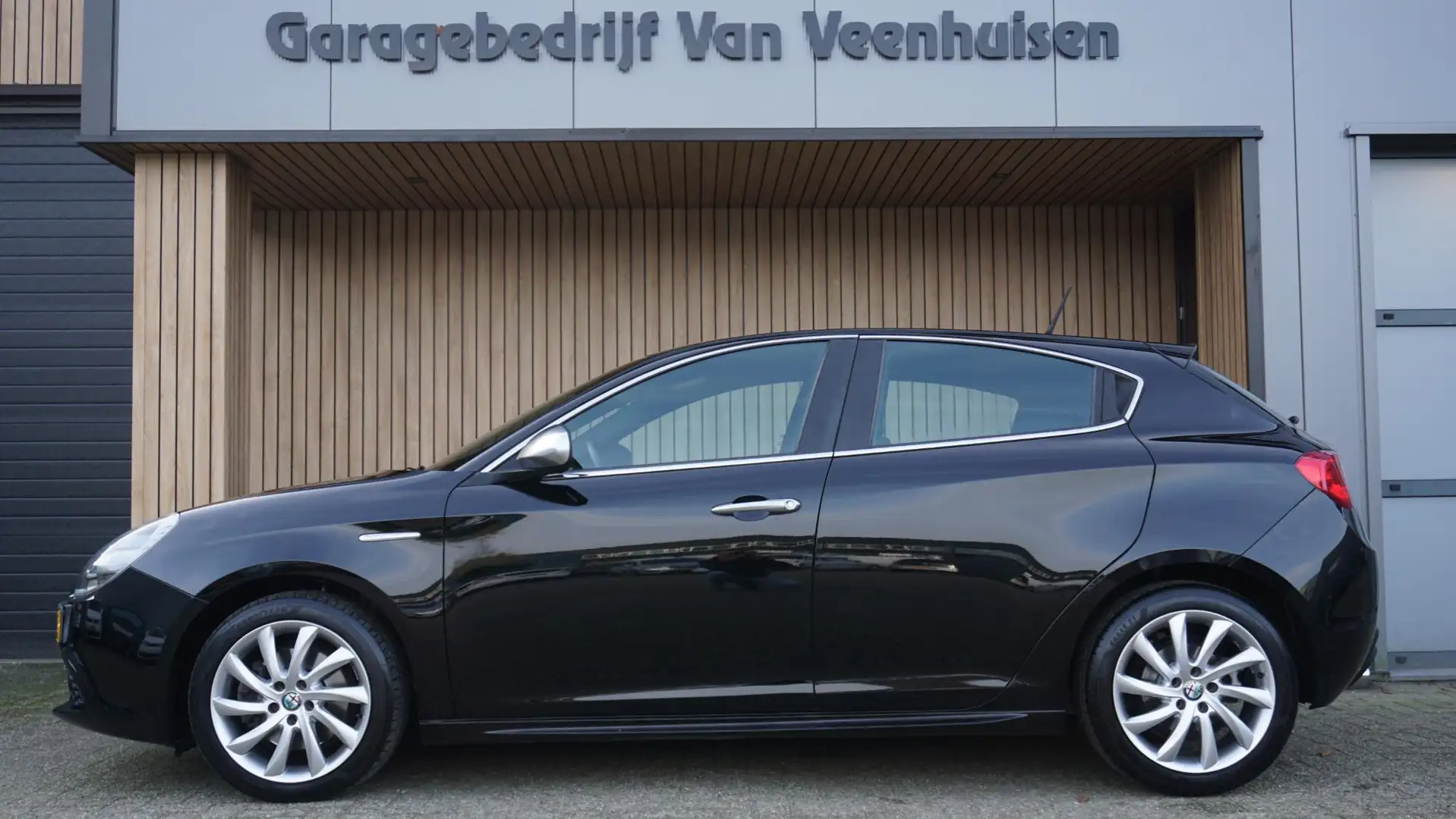 Alfa Romeo Giulietta 1.4 T 170pk Automaat Sport Business Executive H-Le Noir - 2