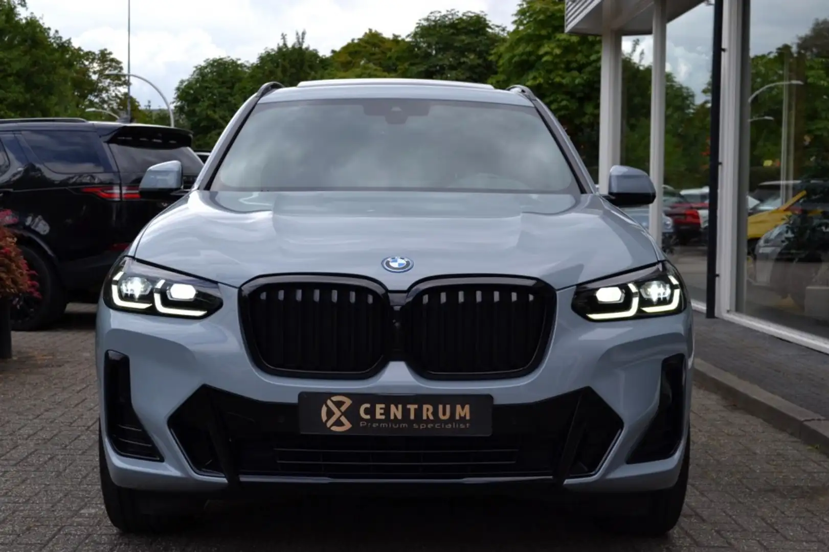 BMW X3 xDrive 30e M-Sport / Pano / HuD / Trekhaak Grijs - 2