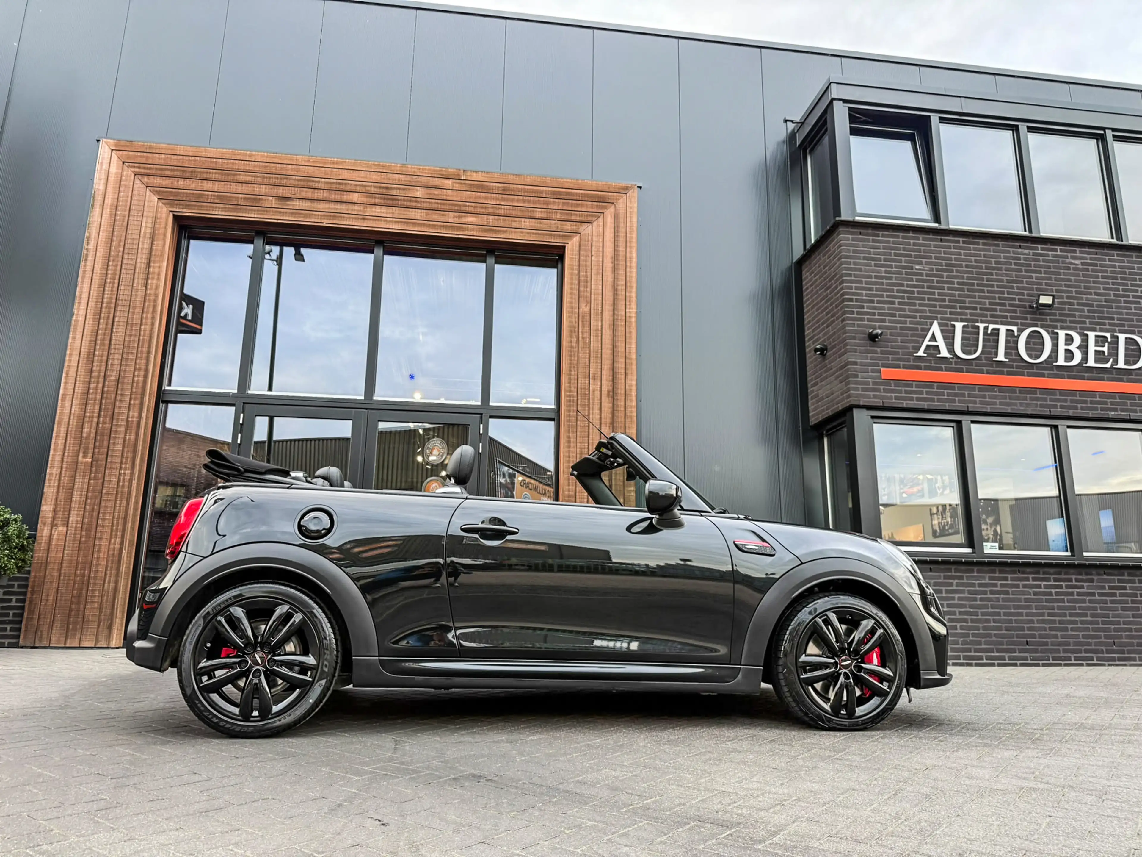 MINI John Cooper Works Cabrio 2.0 JCW Pack F1 aut 231pk/Leer/Hk/Navi/Head up/Btw — photo 3