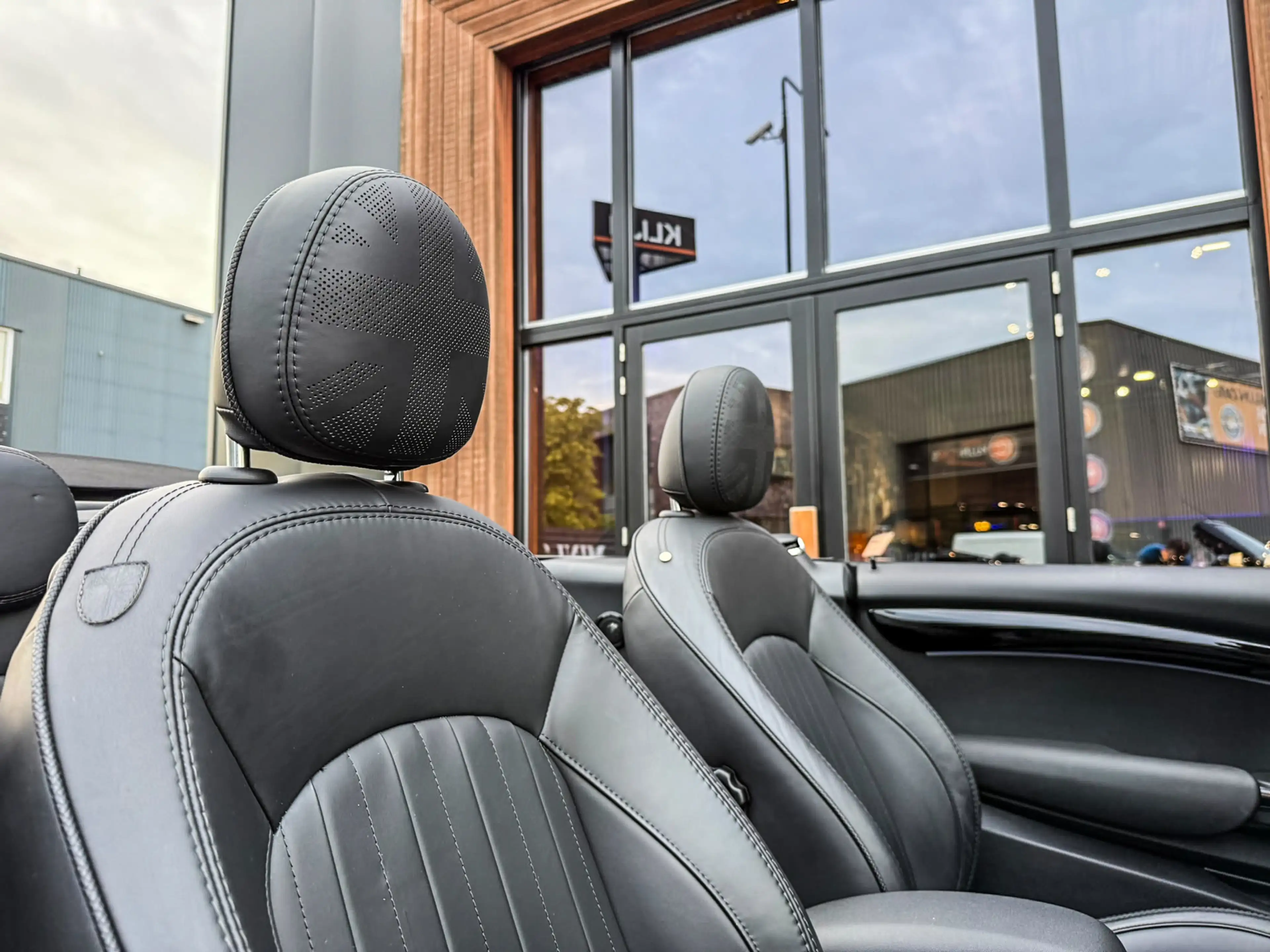 MINI John Cooper Works Cabrio 2.0 JCW Pack F1 aut 231pk/Leer/Hk/Navi/Head up/Btw — photo 14