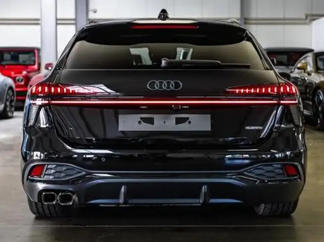 Audi A6 view 13