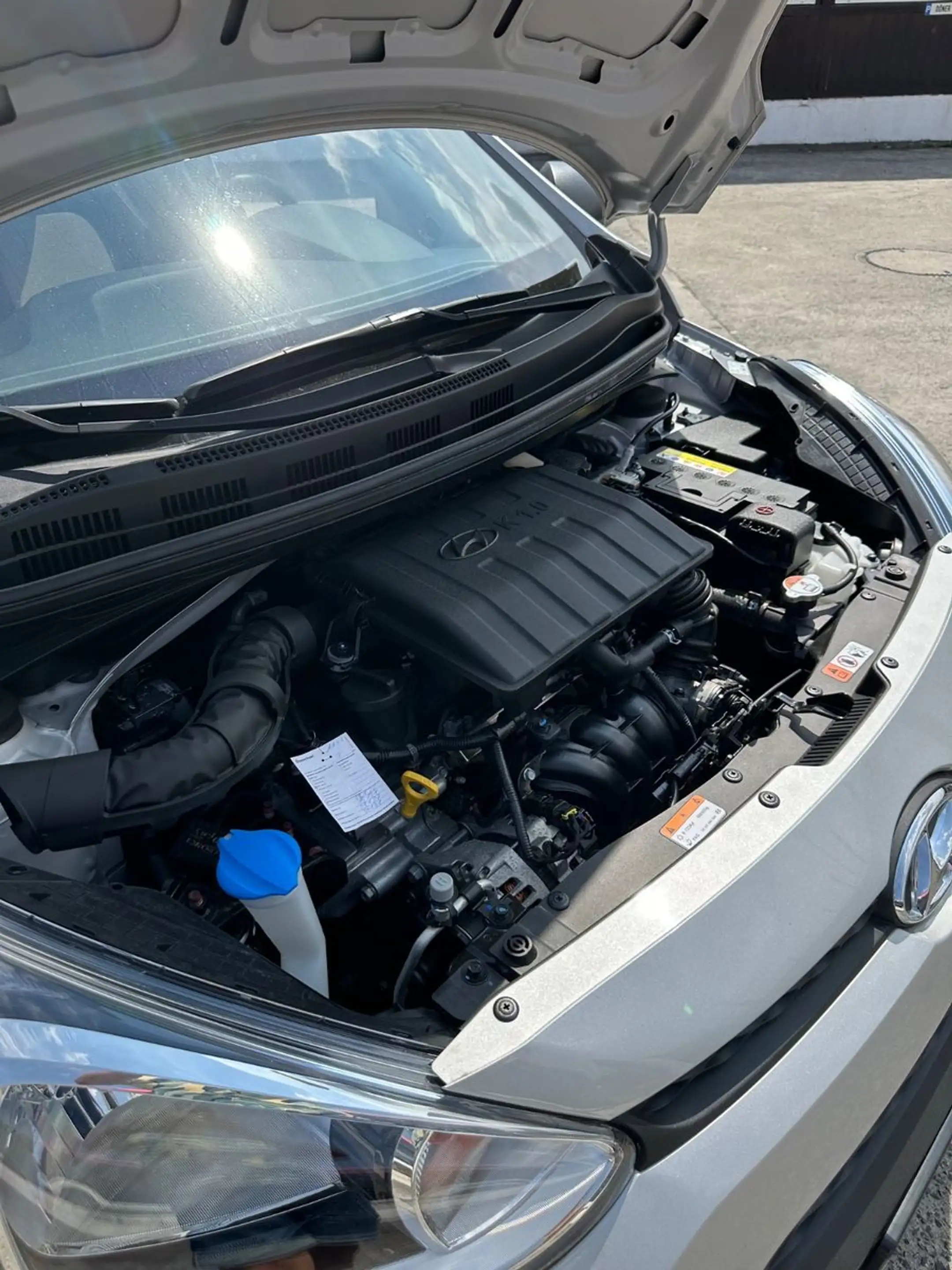 Hyundai i10 Classic Klimaautomatik Euro 6 Tüv 03.28 — photo 9